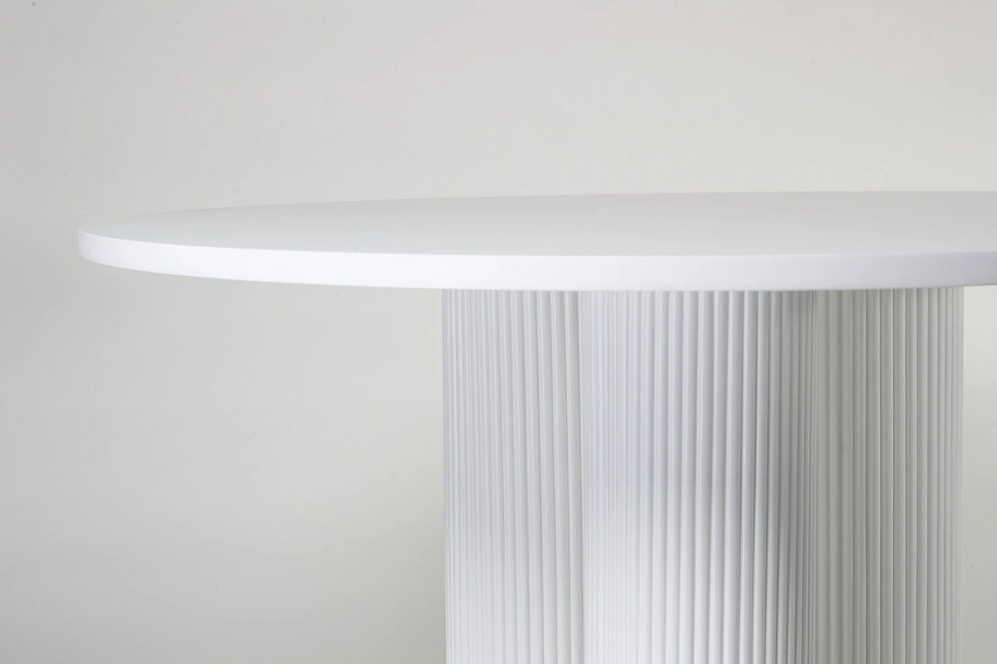 3 Pillar Dining Table - Image 4