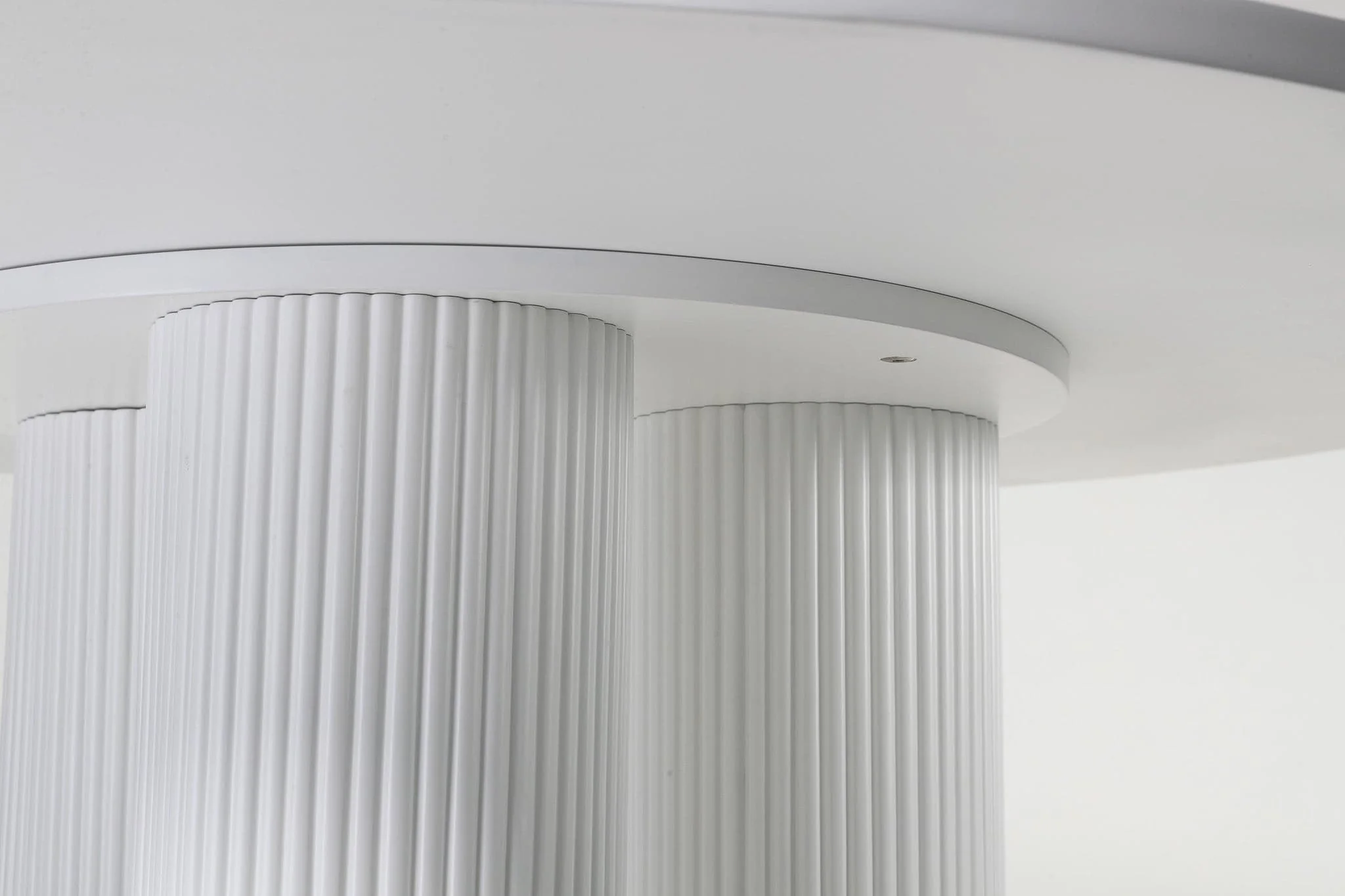 3 Pillar Dining Table - Image 5