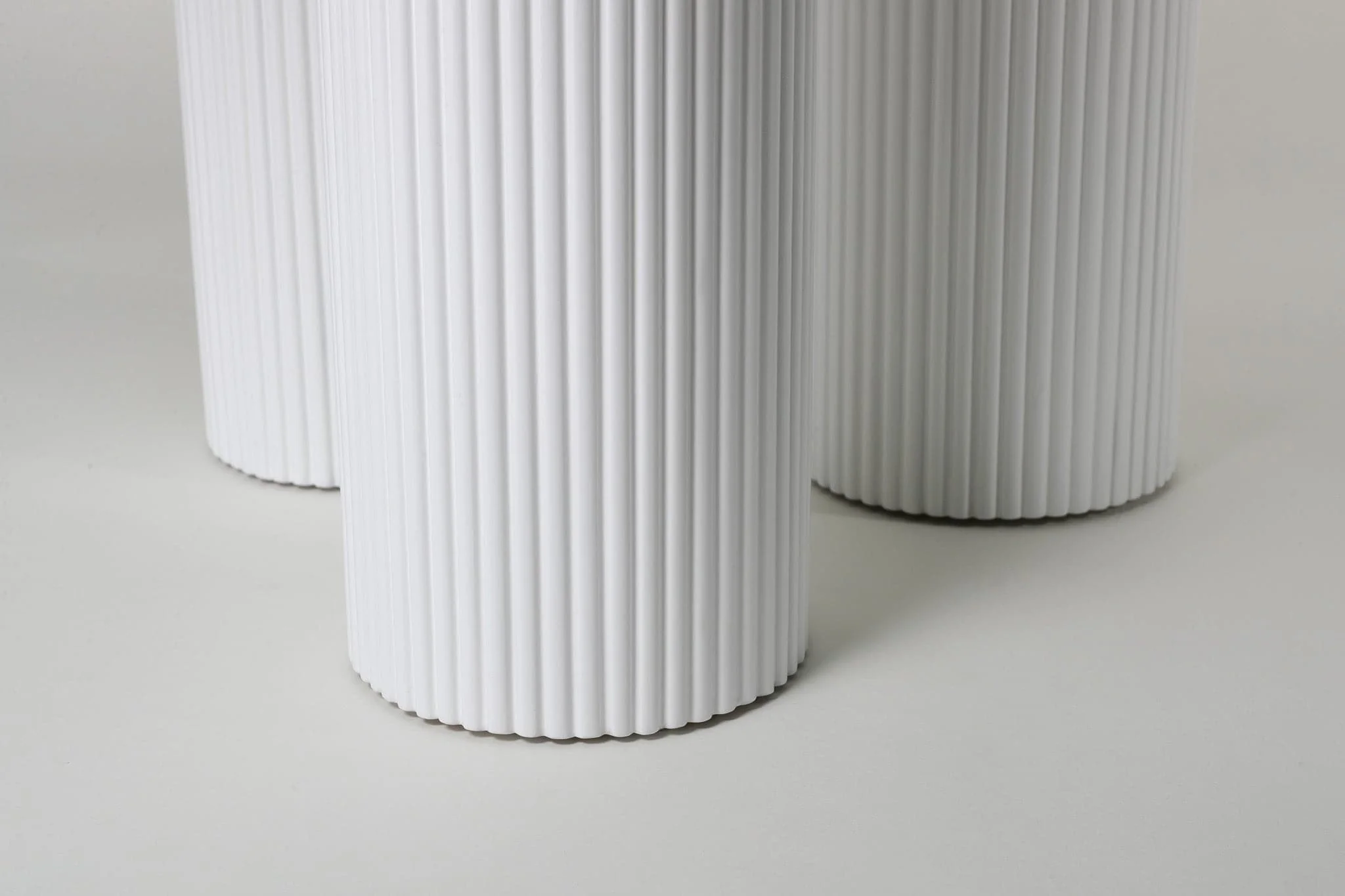 3 Pillar Dining Table - Image 7