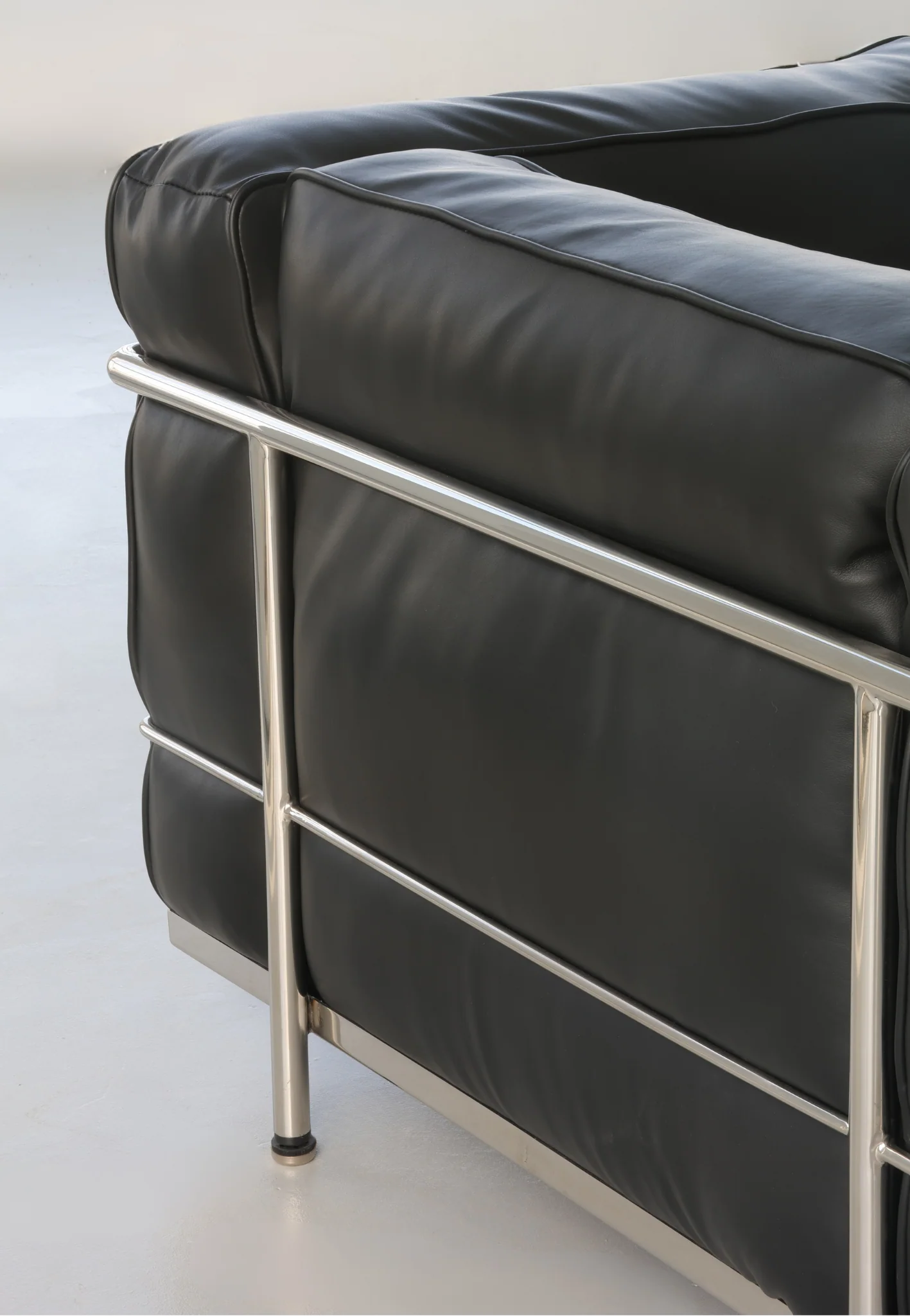 Bauhaus Steel Framed Sofa - Image 9