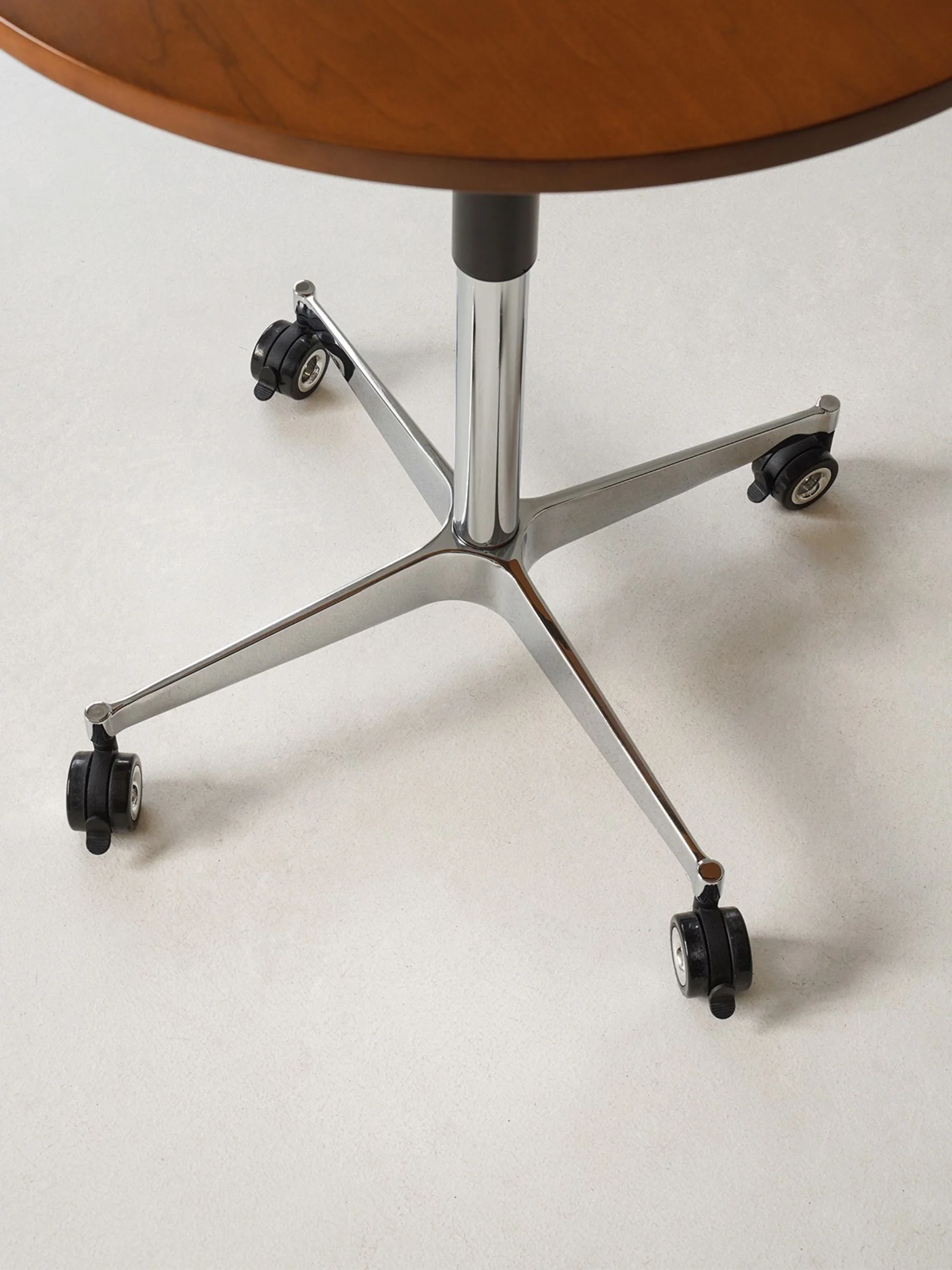 Height-Adjustable Bar Table - Image 13