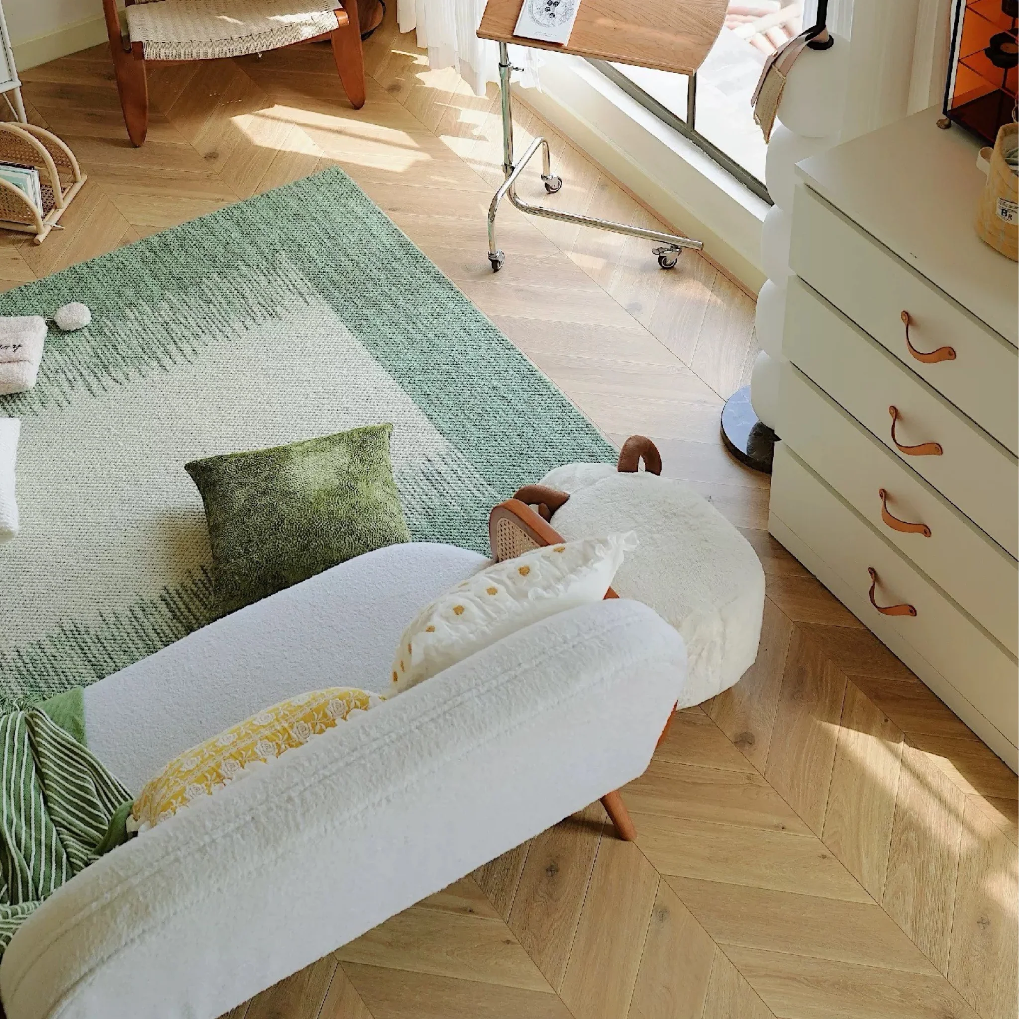 Meadow Wool Rug - Image 4