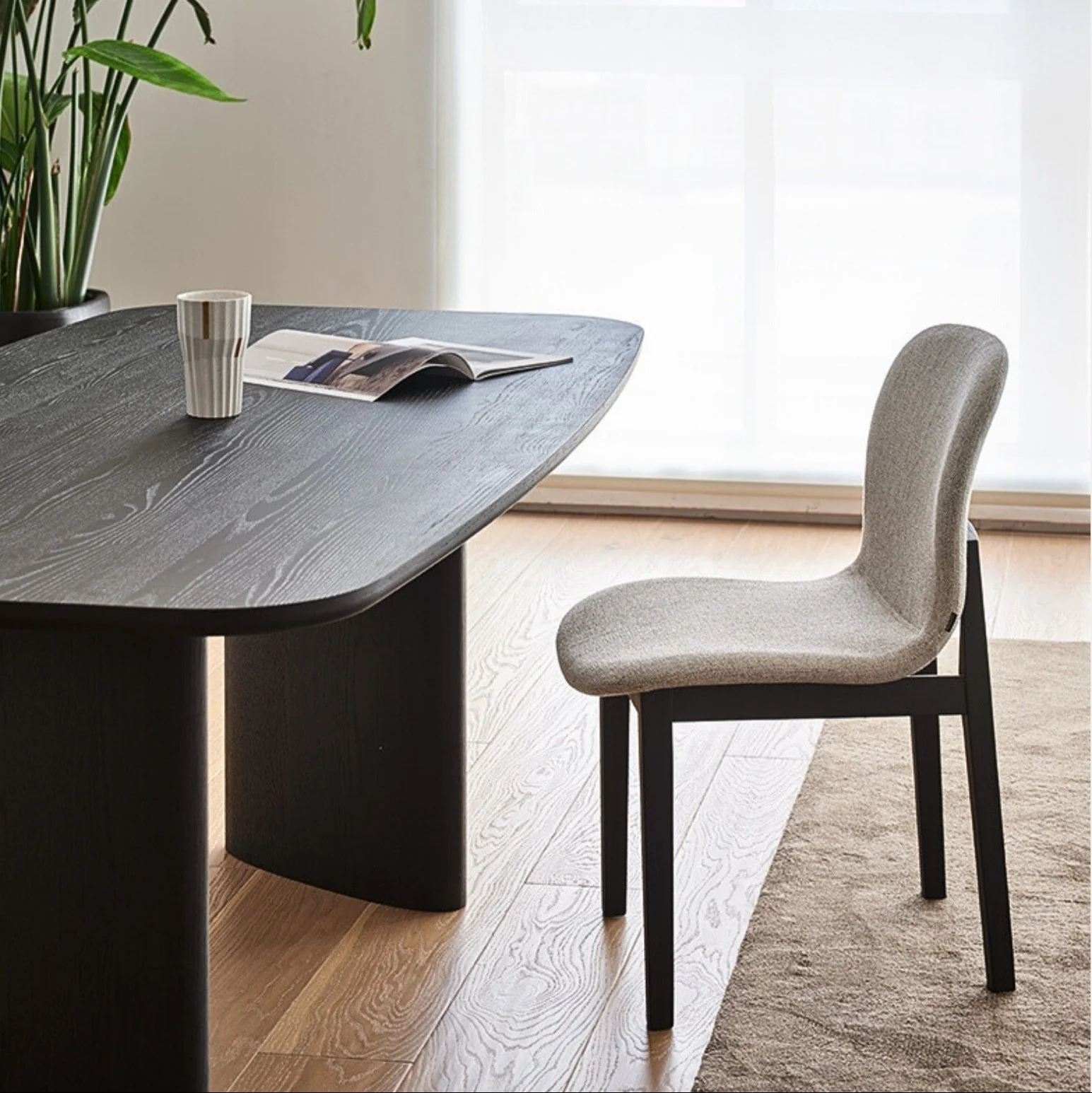 Nemo Dining Table - Image 7