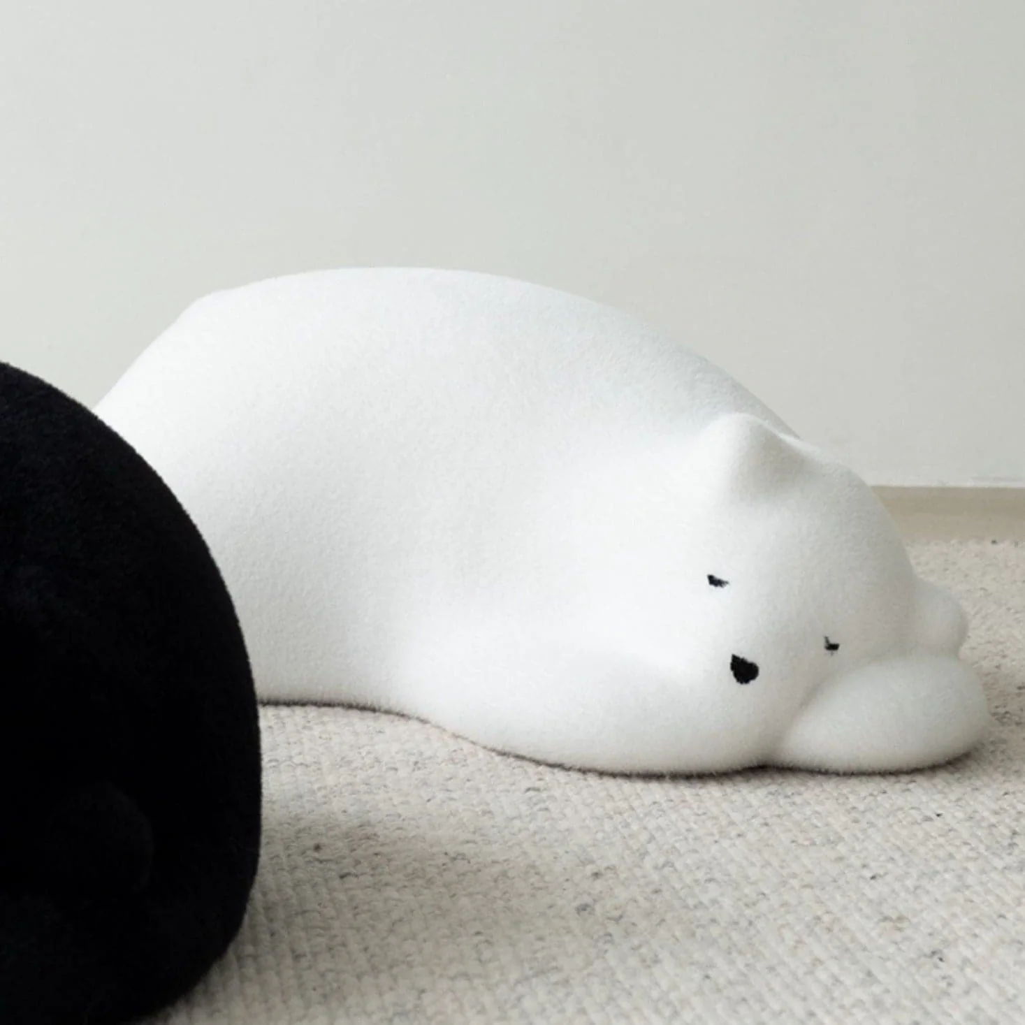 Ours Endormi Floor Cushion - Image 4
