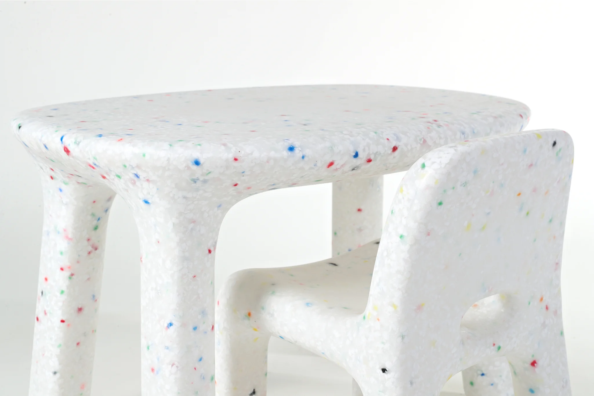 Outdoor Kid's Confetti Table - Image 12