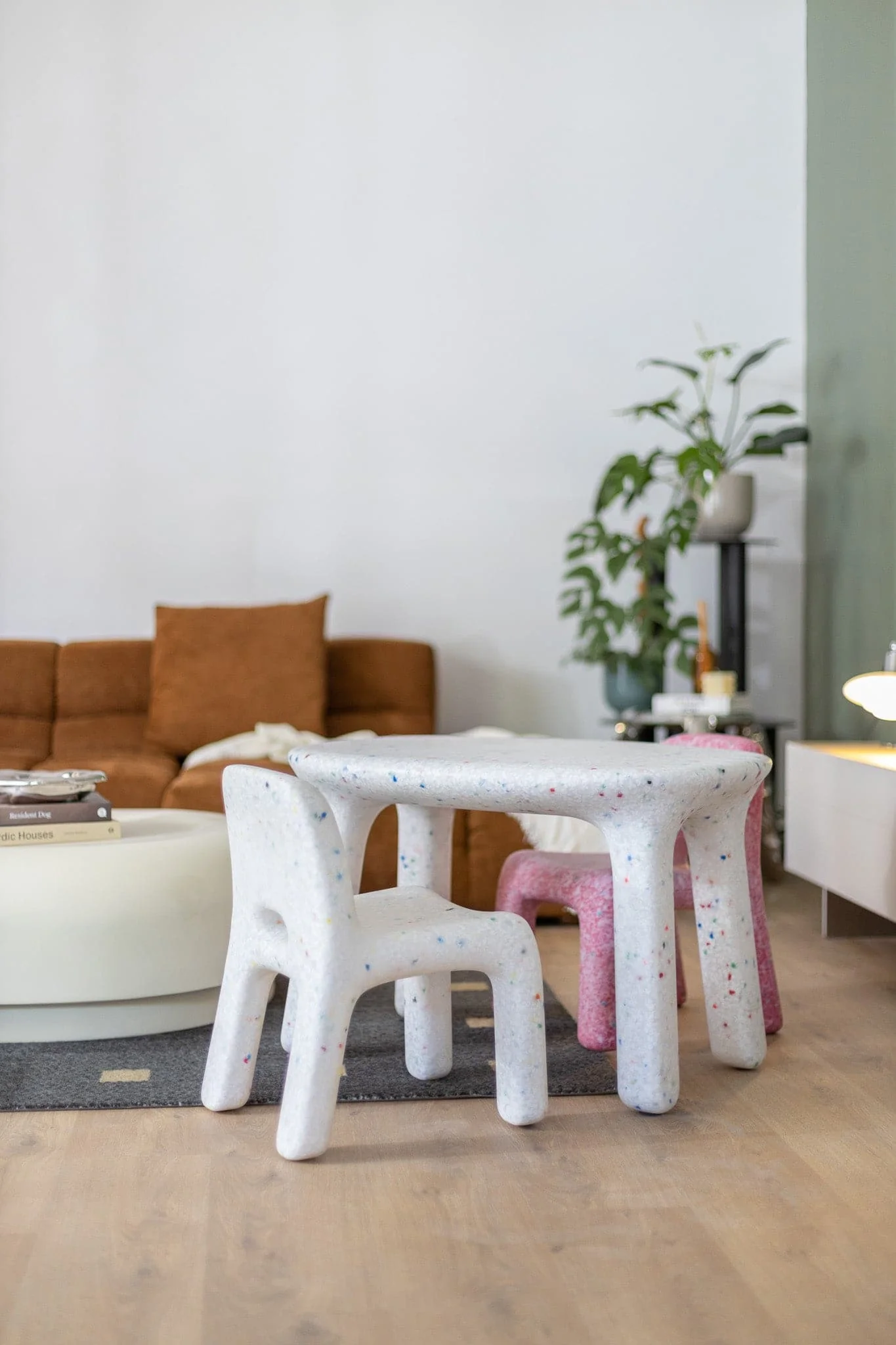 Outdoor Kid's Confetti Table - Image 16