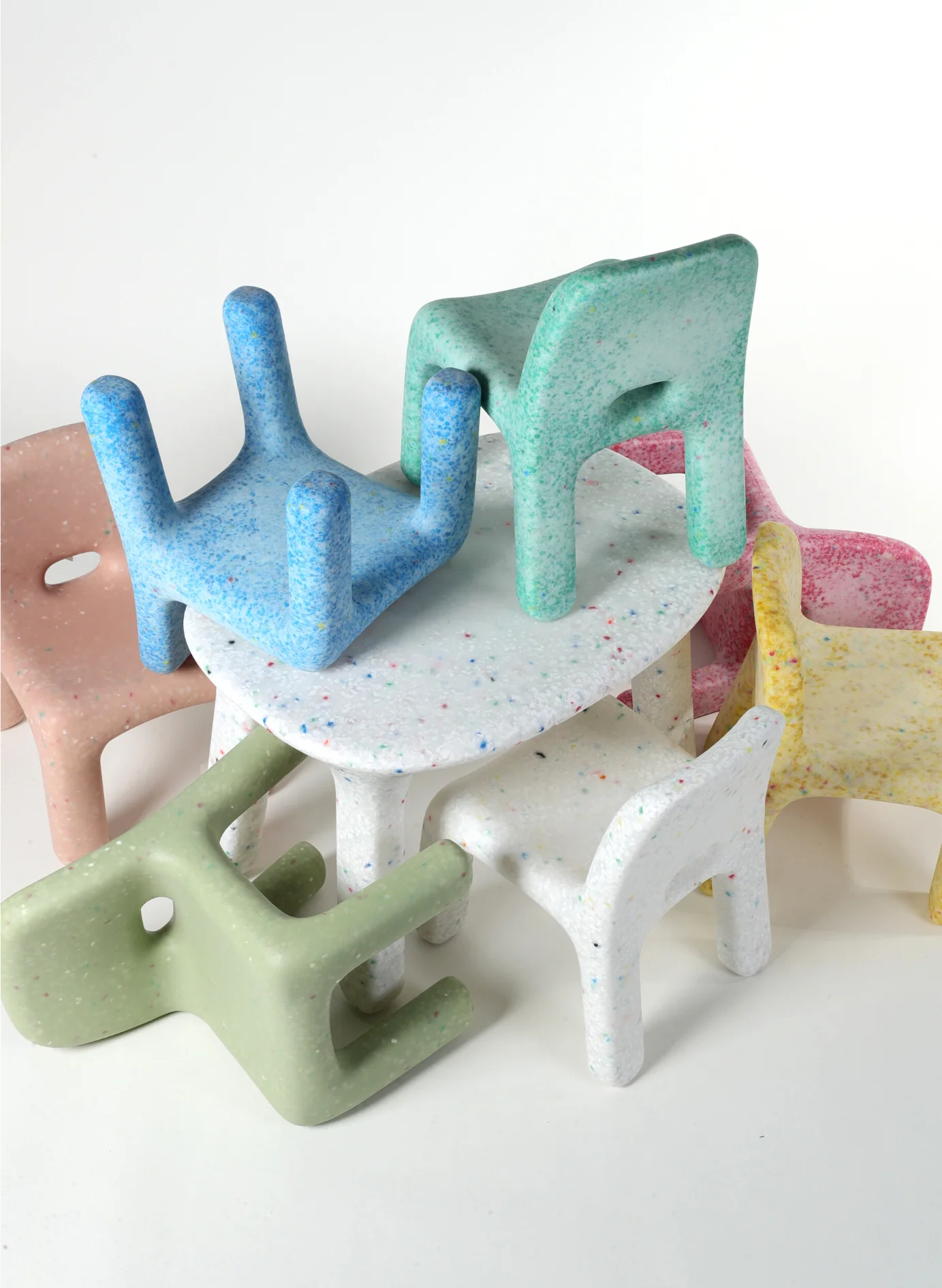 Outdoor Kid's Confetti Table - Image 9