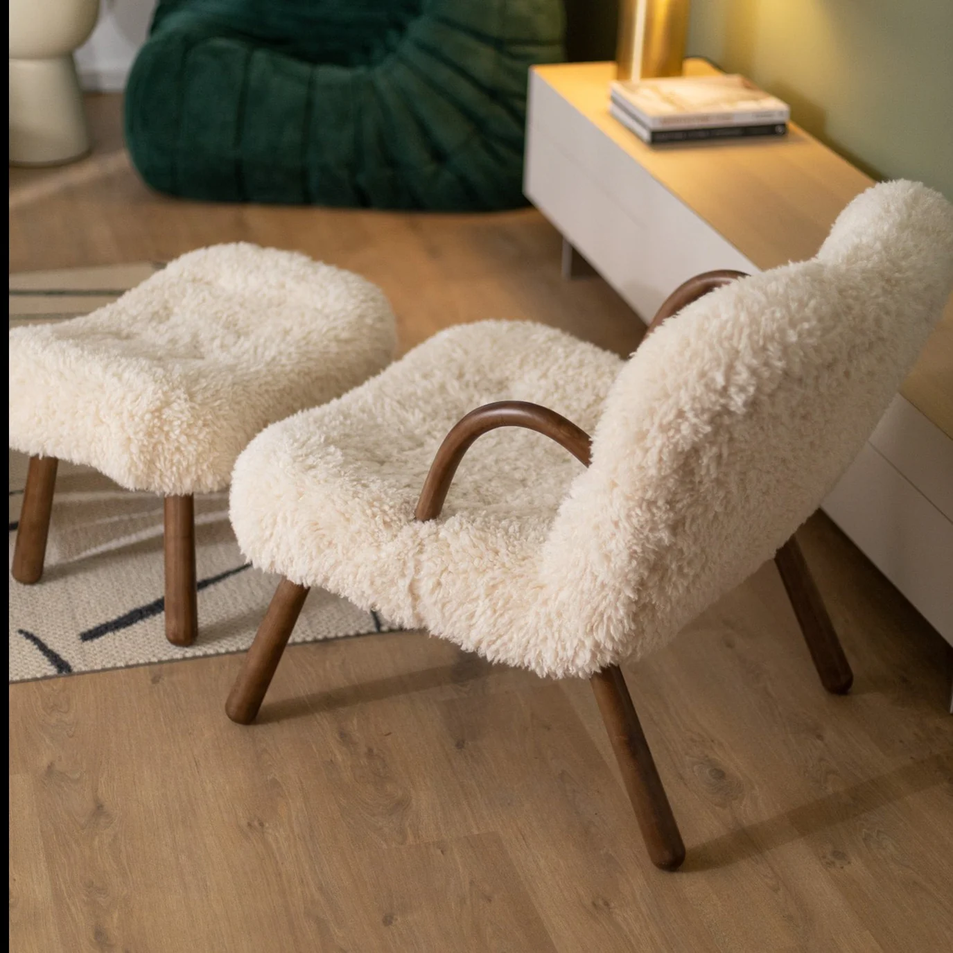 Palourde Lambswool Armchair - Image 3