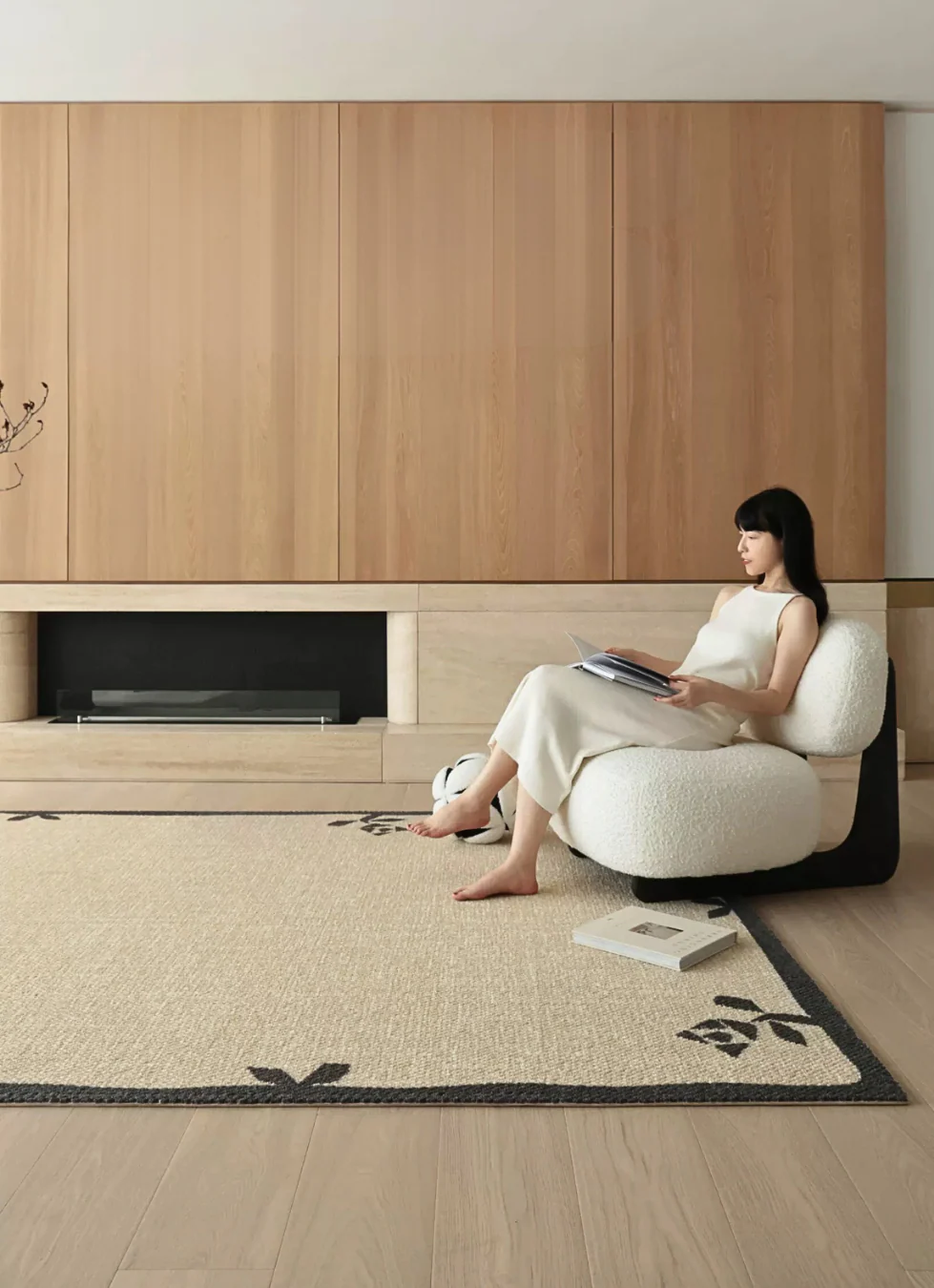 Rose Border Wool Rug - Image 7
