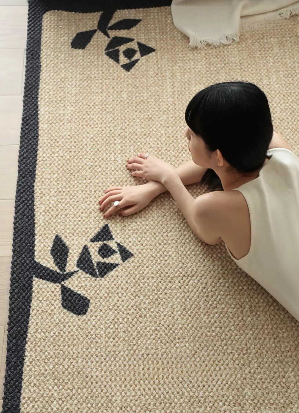 Rose Border Wool Rug - Image 8