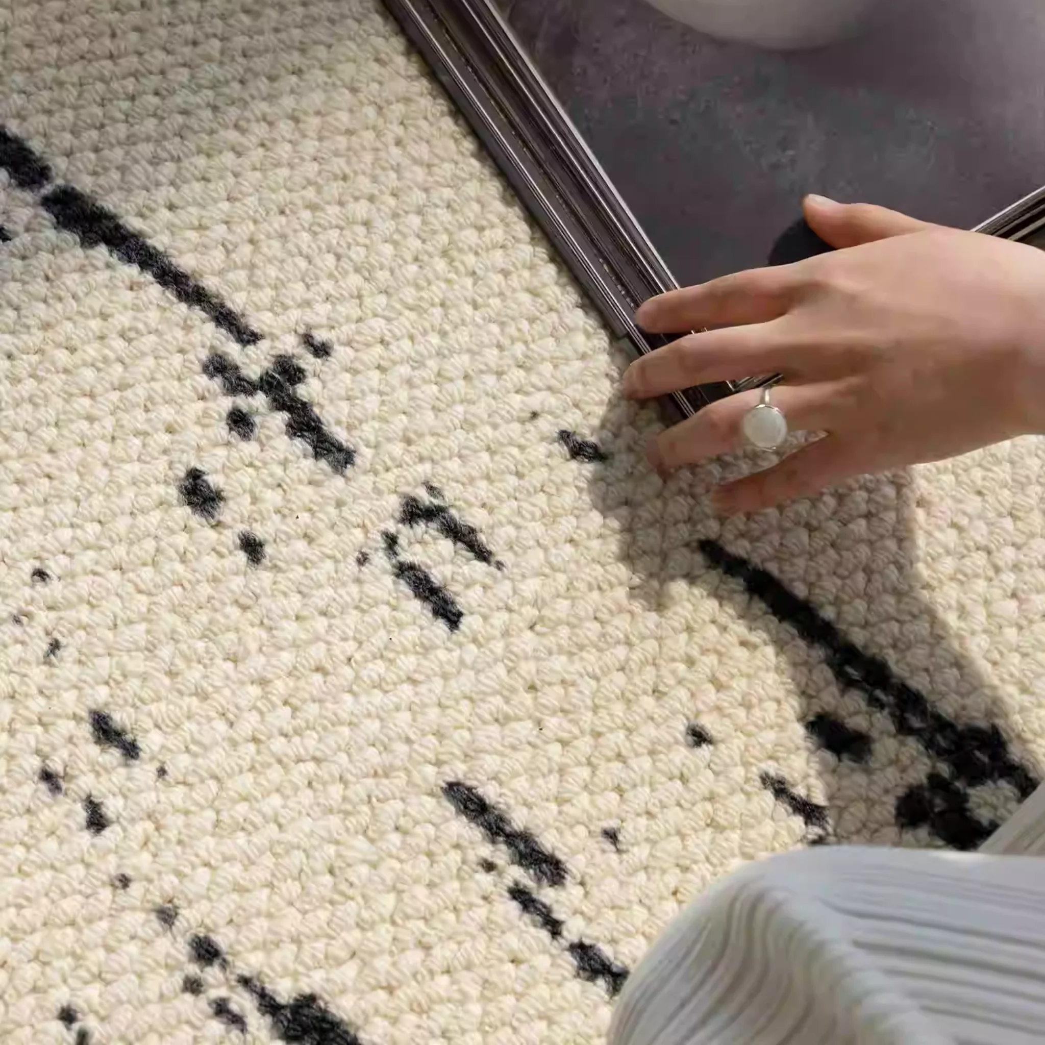 Strokes Wool Rug - Image 9